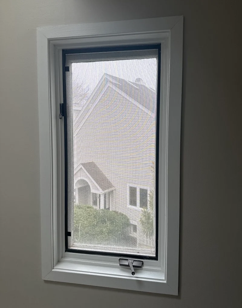 Single casement window with poor operation